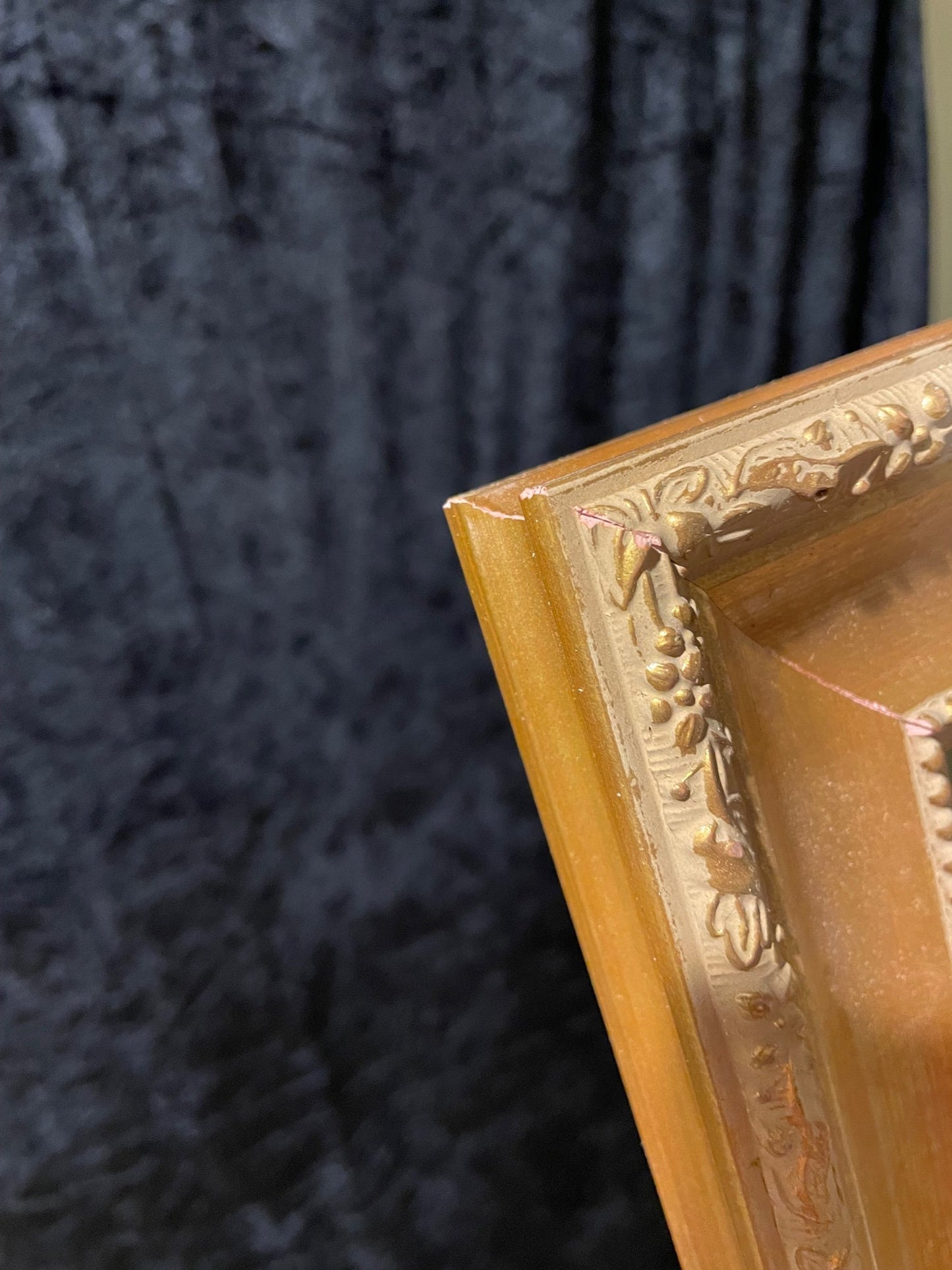 Traditional Holly Edge Vintage Wooden Picture Frames - Variety of Sizes