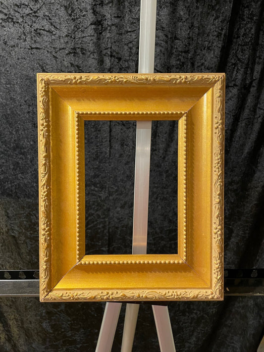 Traditional Holly Edge Vintage Wooden Picture Frames - Variety of Sizes